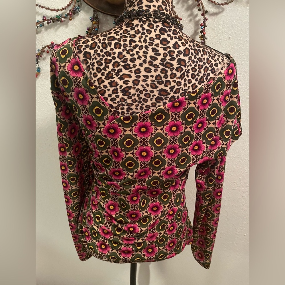 Y2K INC International Concepts Floral Long Sleeve Top Asymmetrical - Picture 2 of 4
